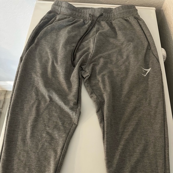 Grey gym shark joggers/sweats - Picture 1 of 4